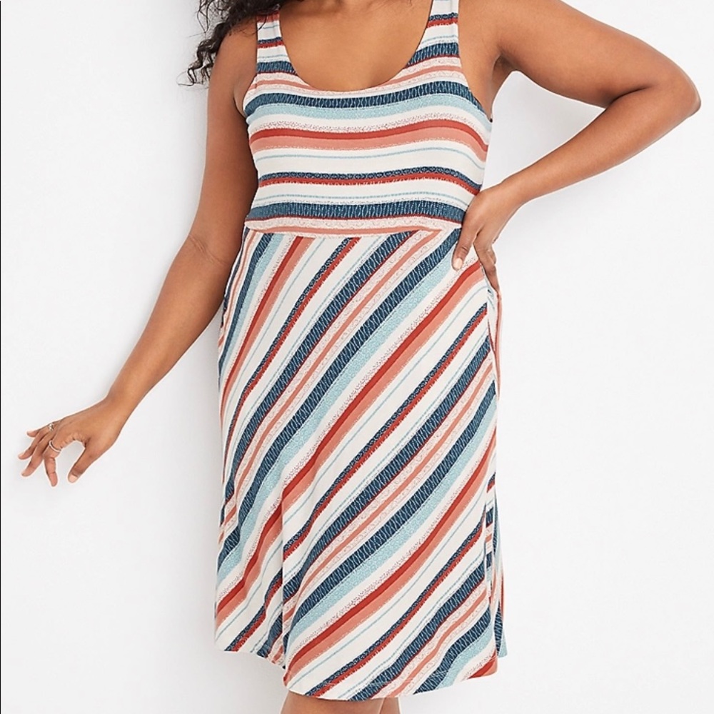 New Women’s comfy stretchy dress, fits above knees, size Large